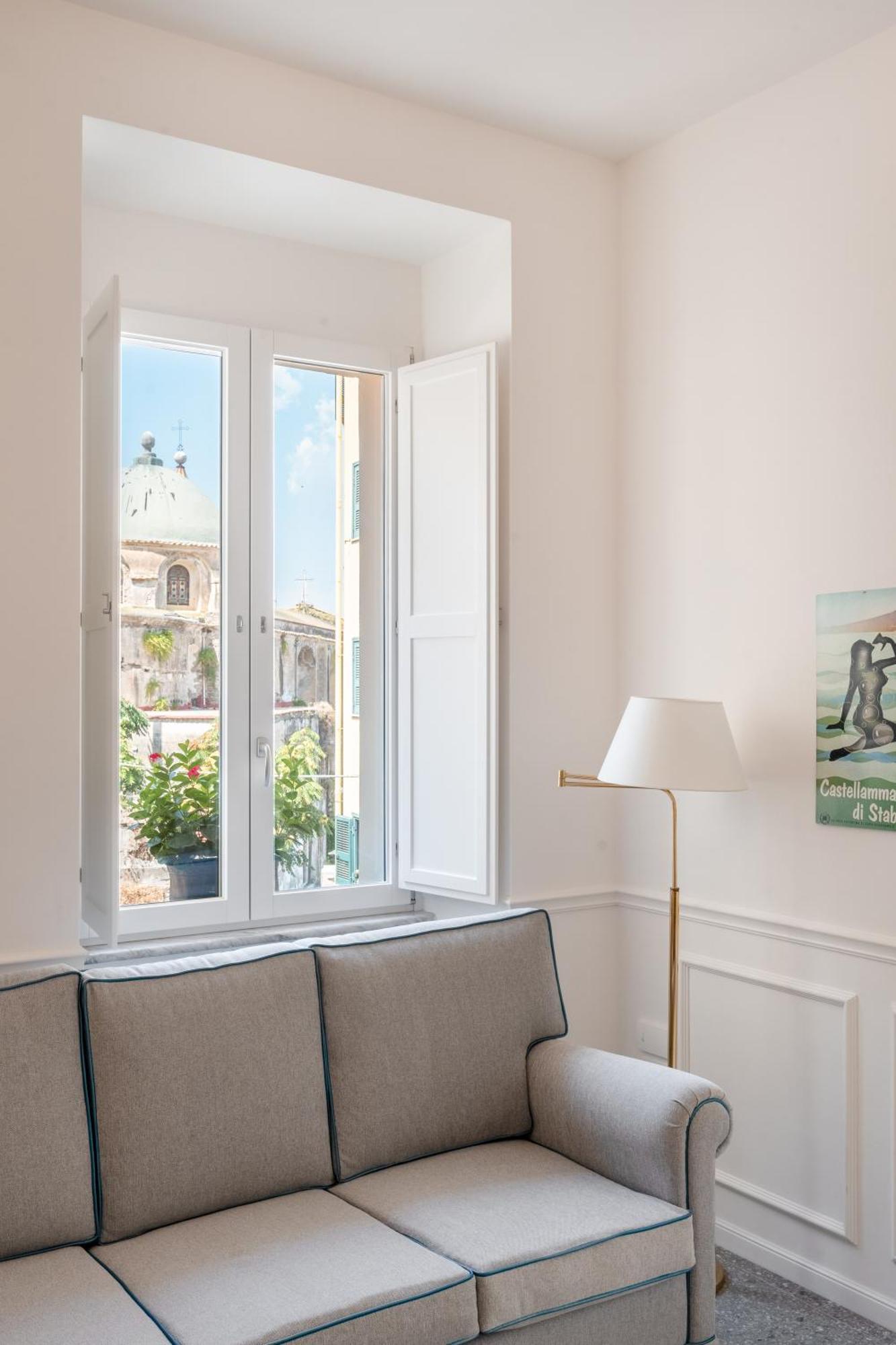 Palazzo Desiderio Apartment Castellammare di Stabia Bagian luar foto