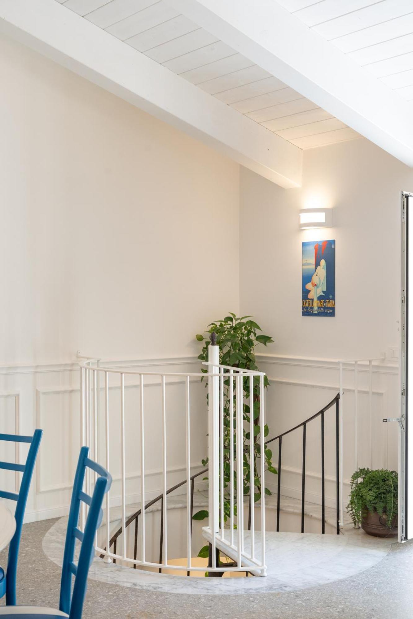 Palazzo Desiderio Apartment Castellammare di Stabia Bagian luar foto